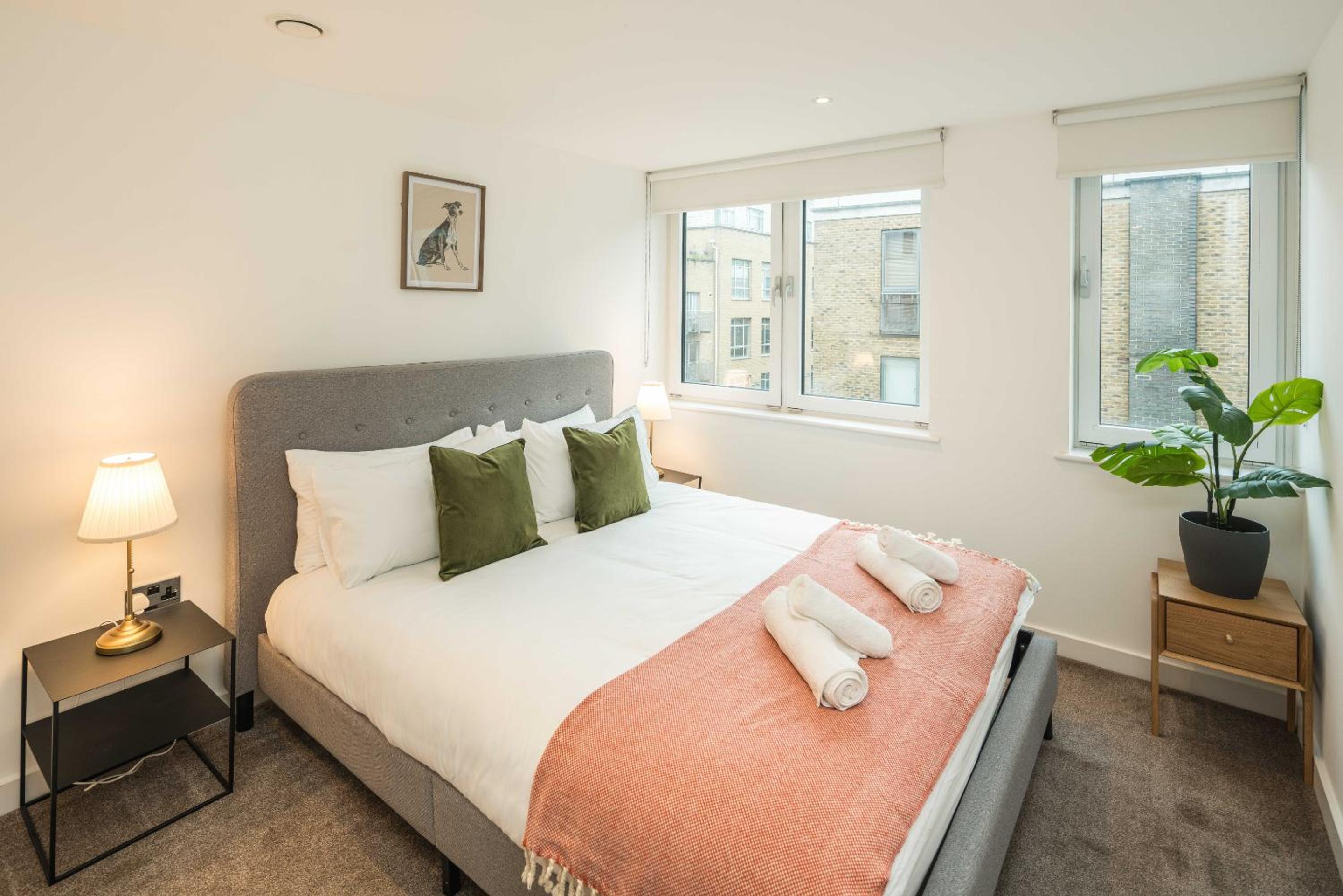 Shoreditch Apartments by Sleepy