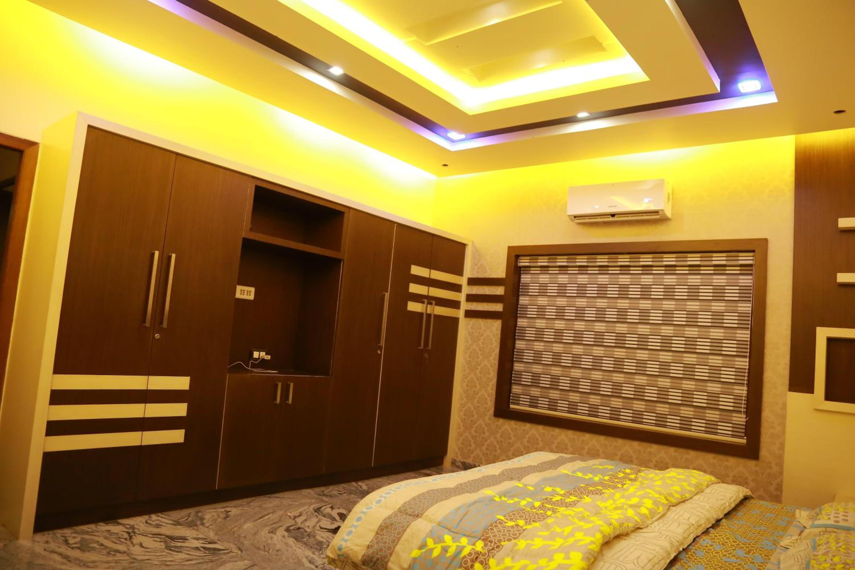 3 BHK HOUSE with nice facilities,Gate&Fence view 2