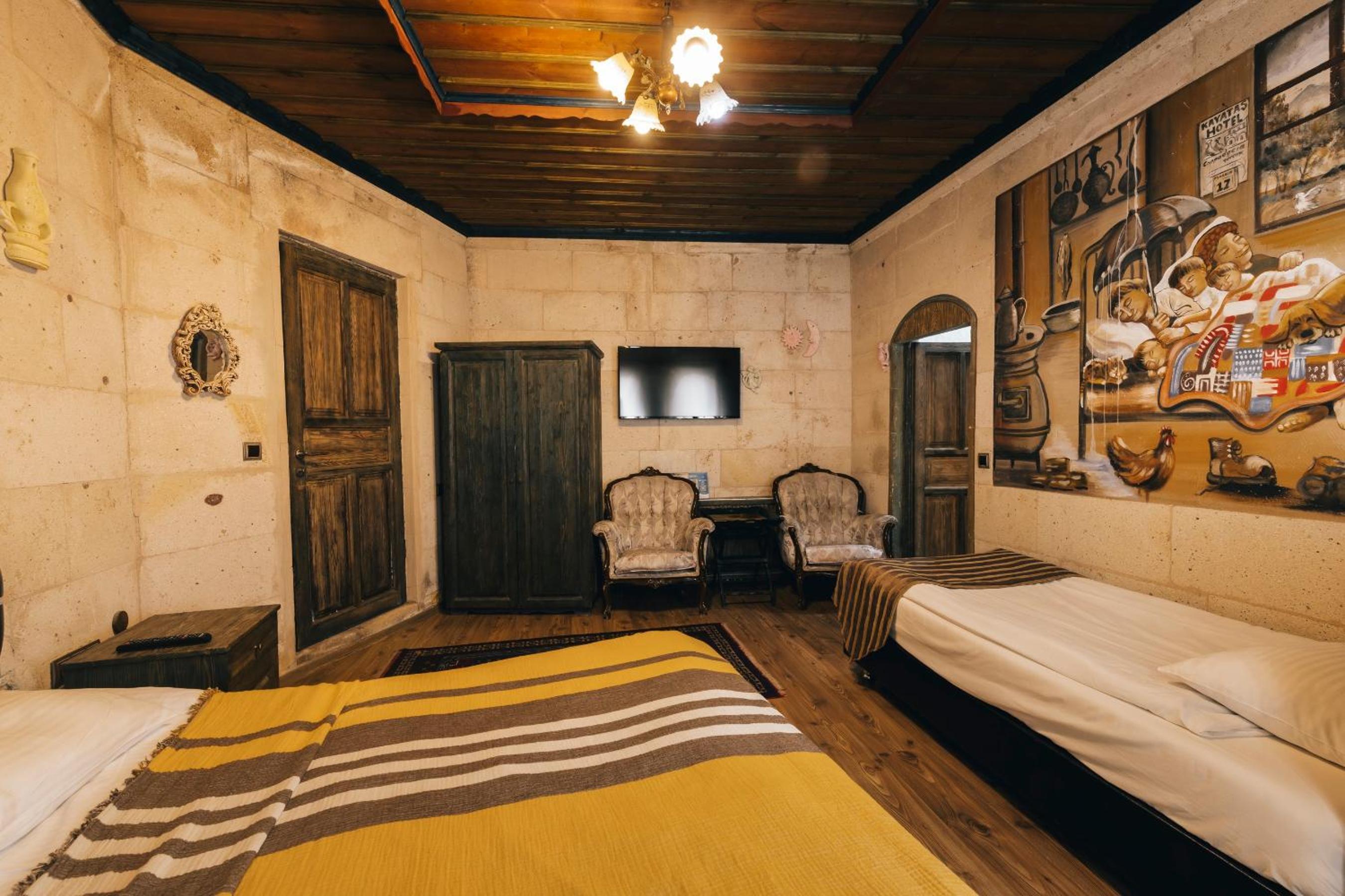 Kayatas Cave Suites - Image 69