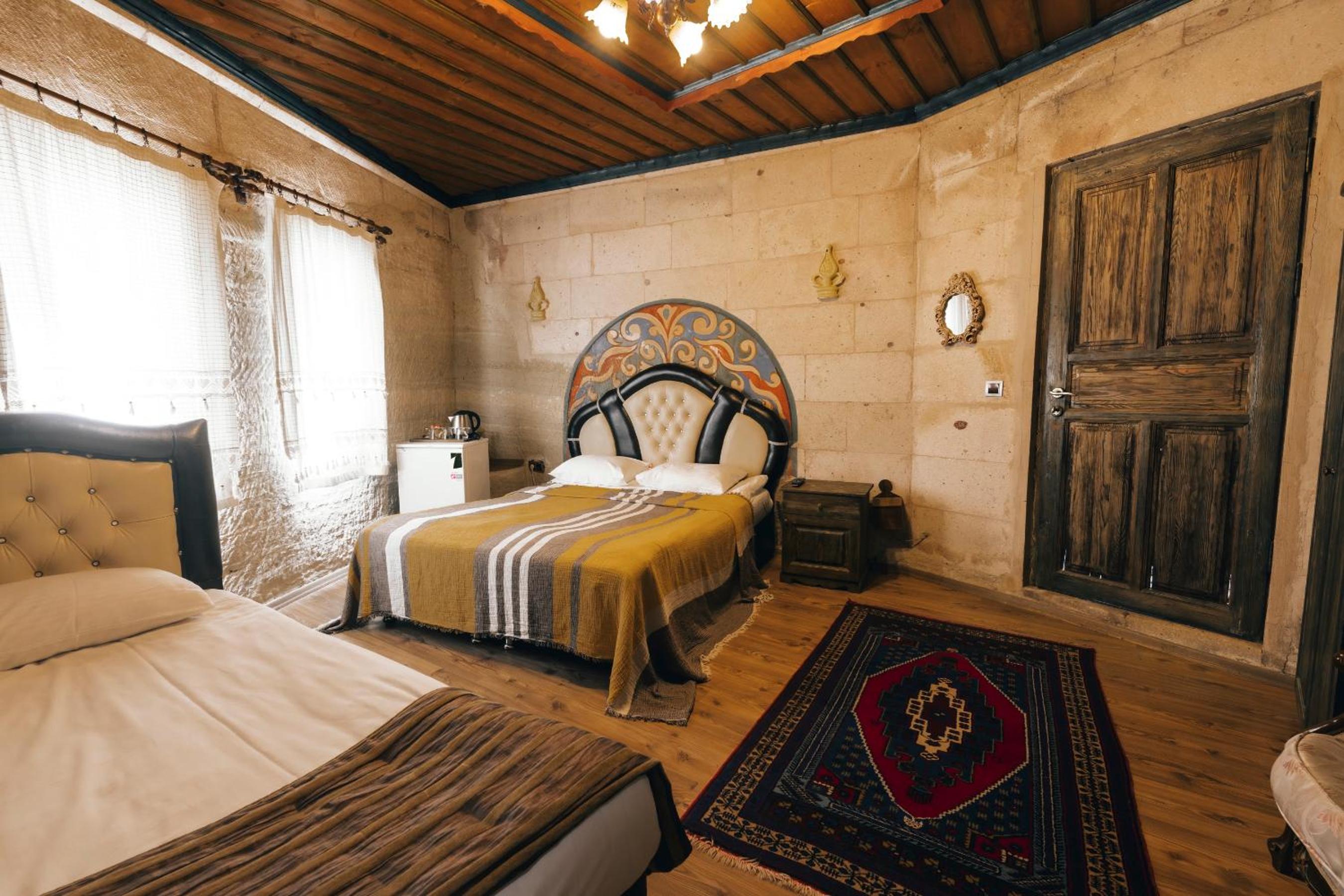 Kayatas Cave Suites - Image 72