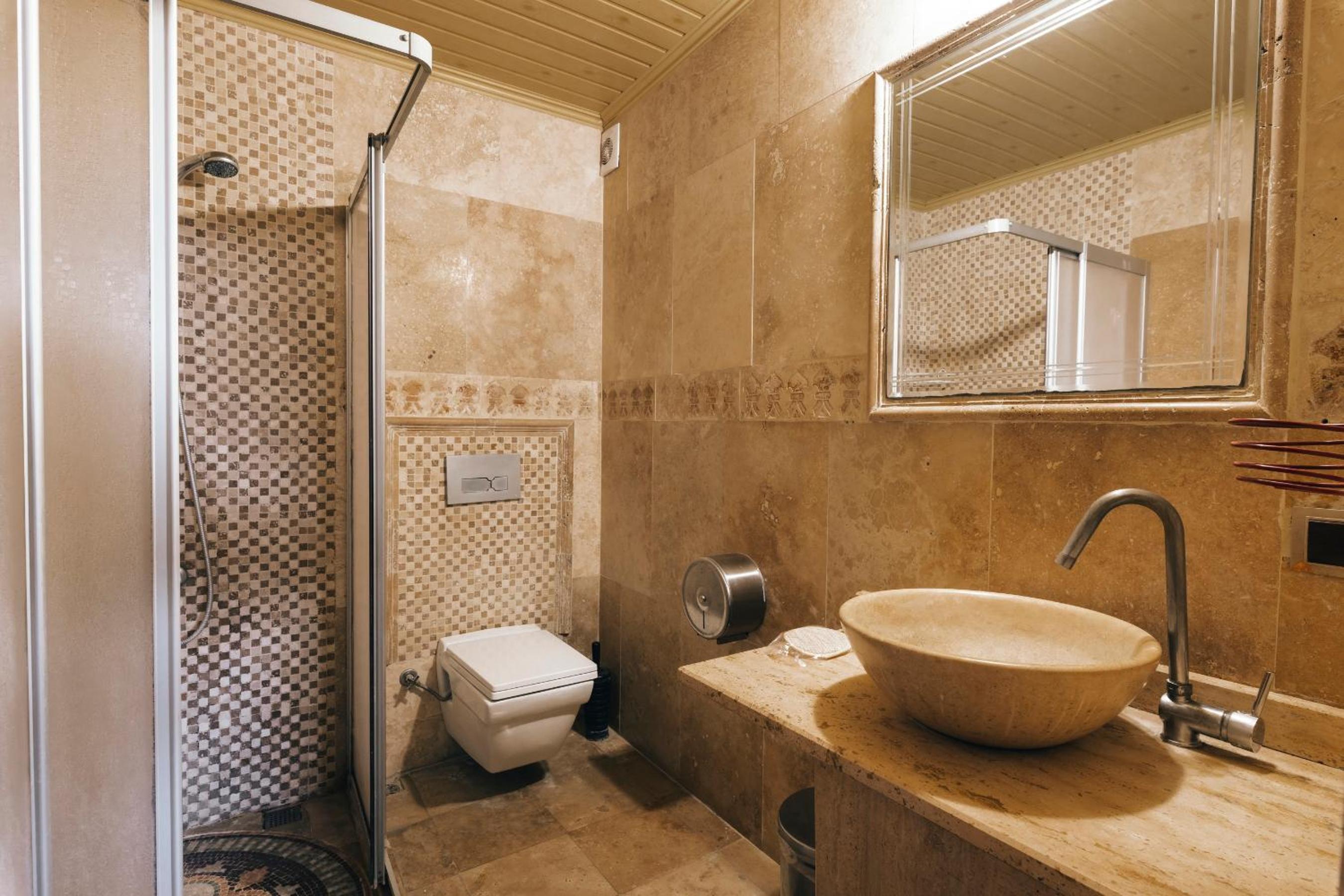 Kayatas Cave Suites - Image 34