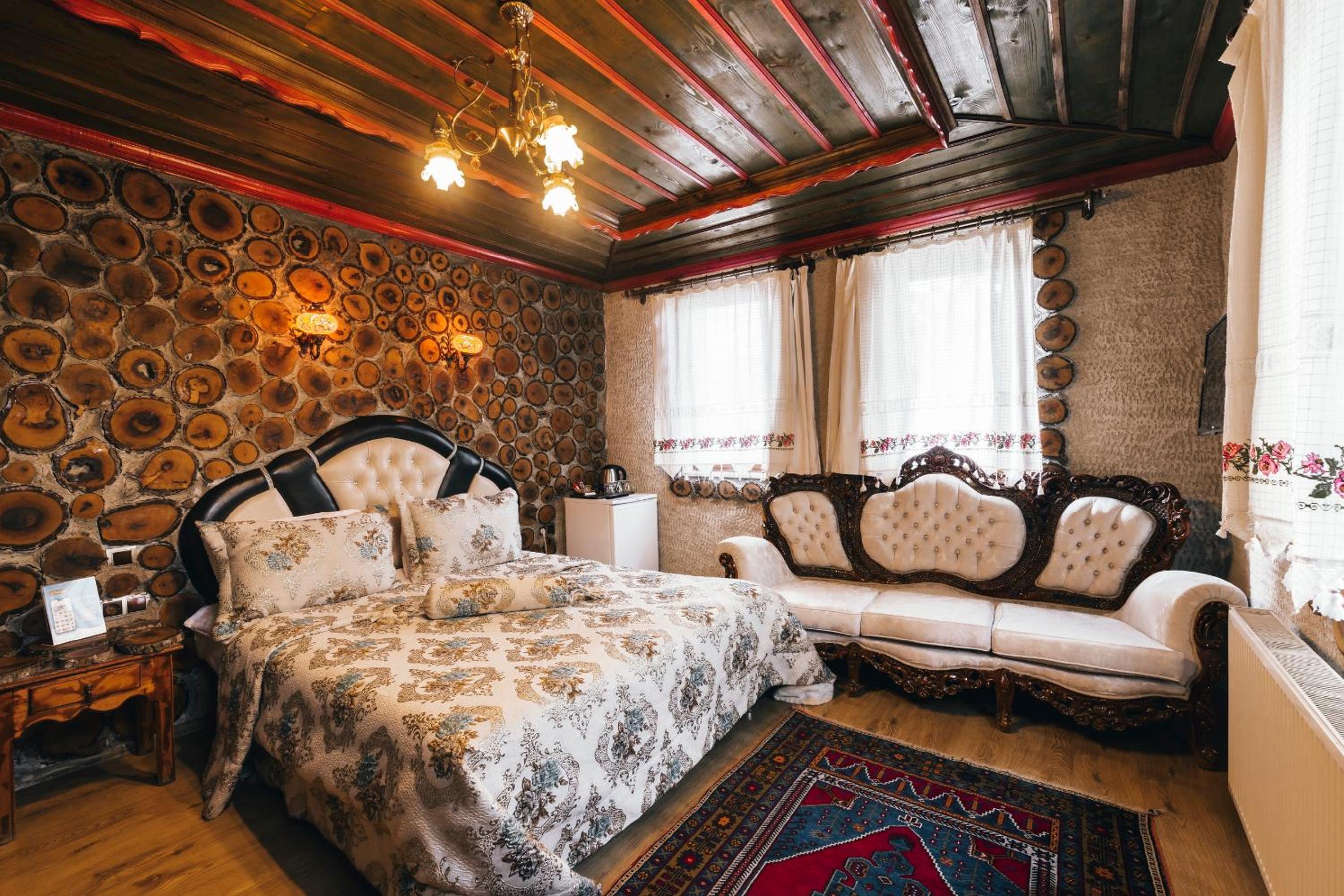 Kayatas Cave Suites - Image 32