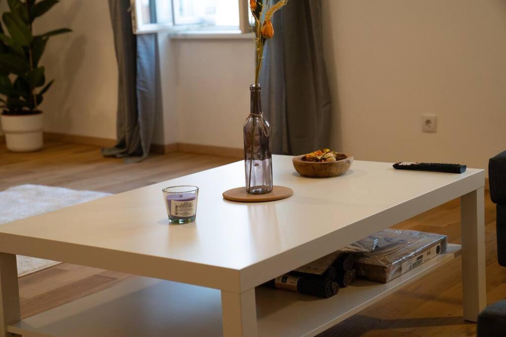 Stunning Central 4BR Penthouse - AC, Netflix & Stift View