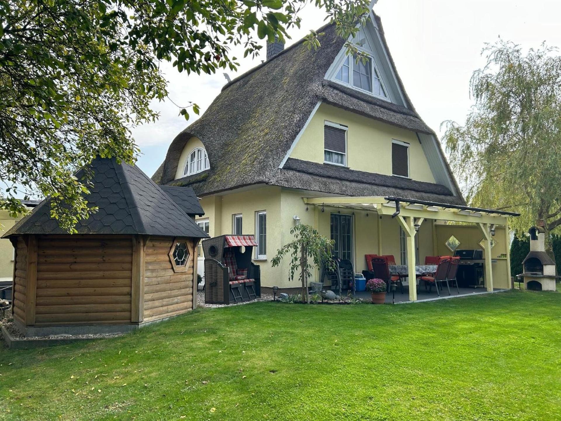 Reetdachhaus, Sauna Kota, Whirlpool u überdachter Terrasse in Groß Schwansee