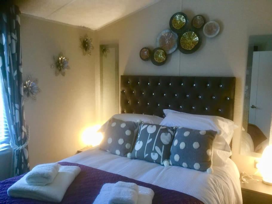 Luxury Orchid Lodge with private Hot Tub view 5