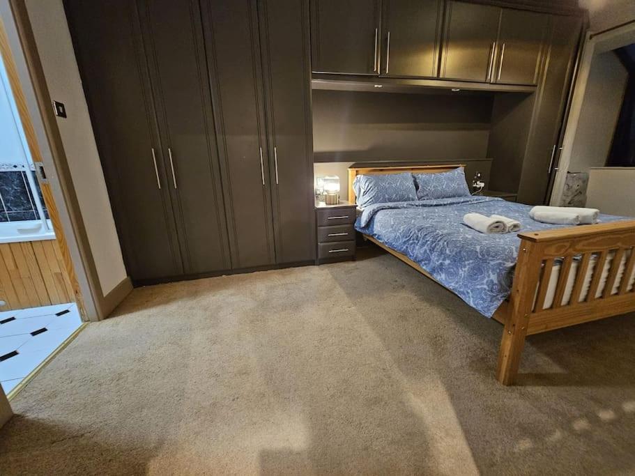 UltraCentral Home away sleep 5