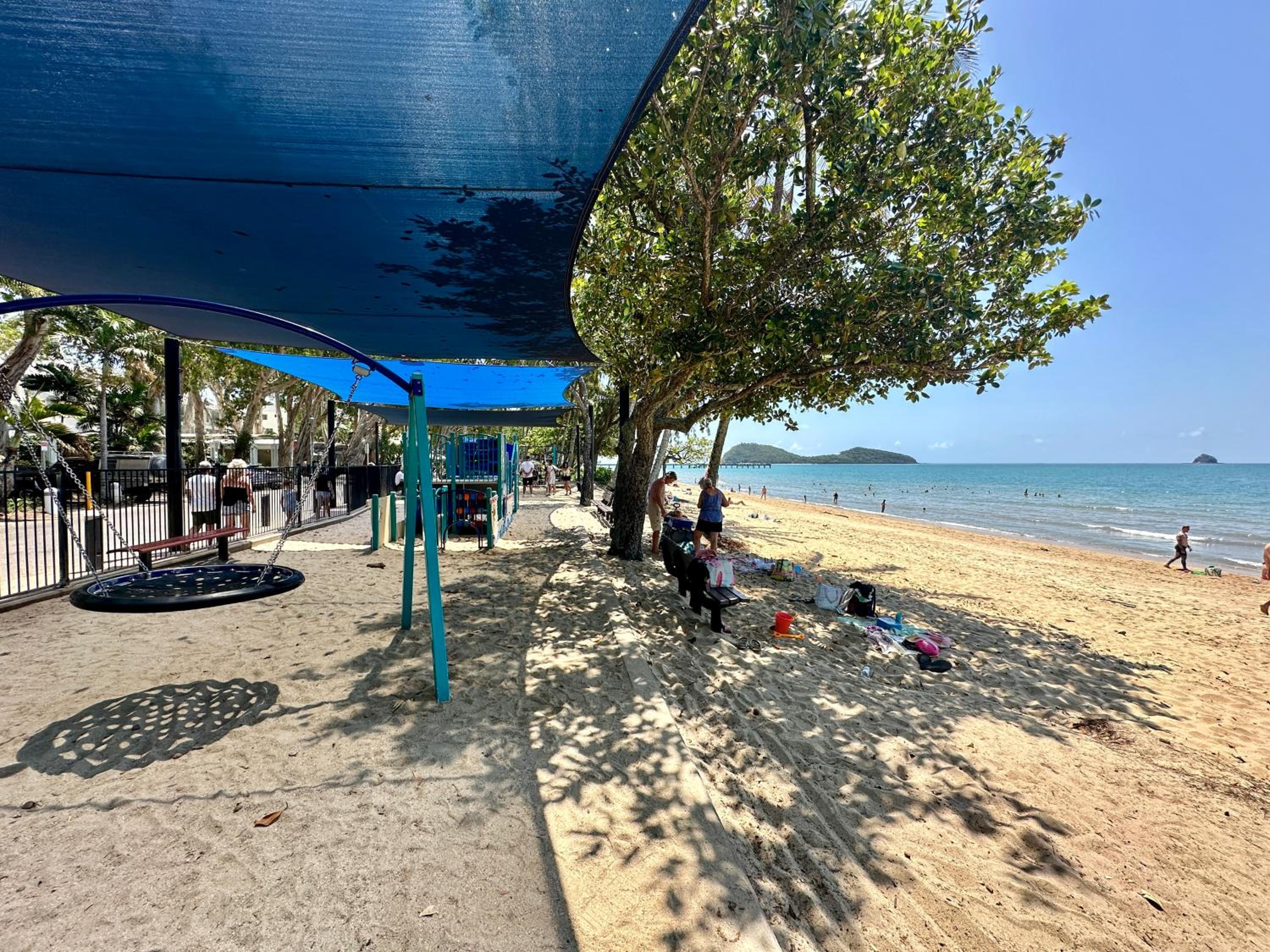 Sweet Creek Cottage, Palm Cove, 200m to Beach, Heated Pool, Pets