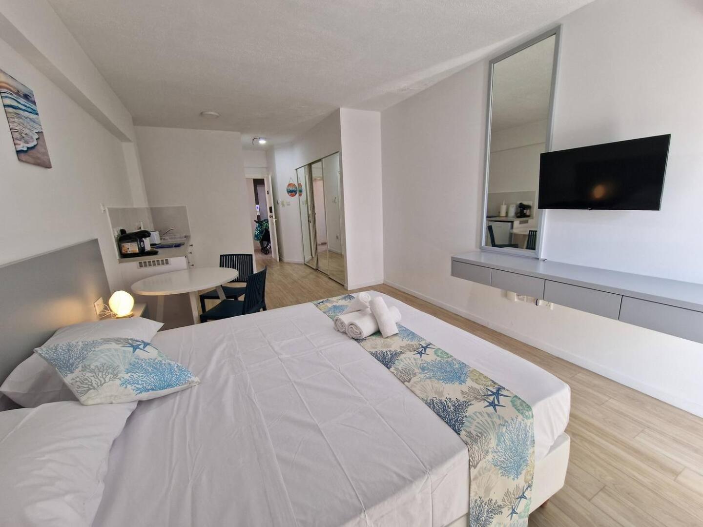 Kitieos Central Apts 100m from Finikoudes Beach