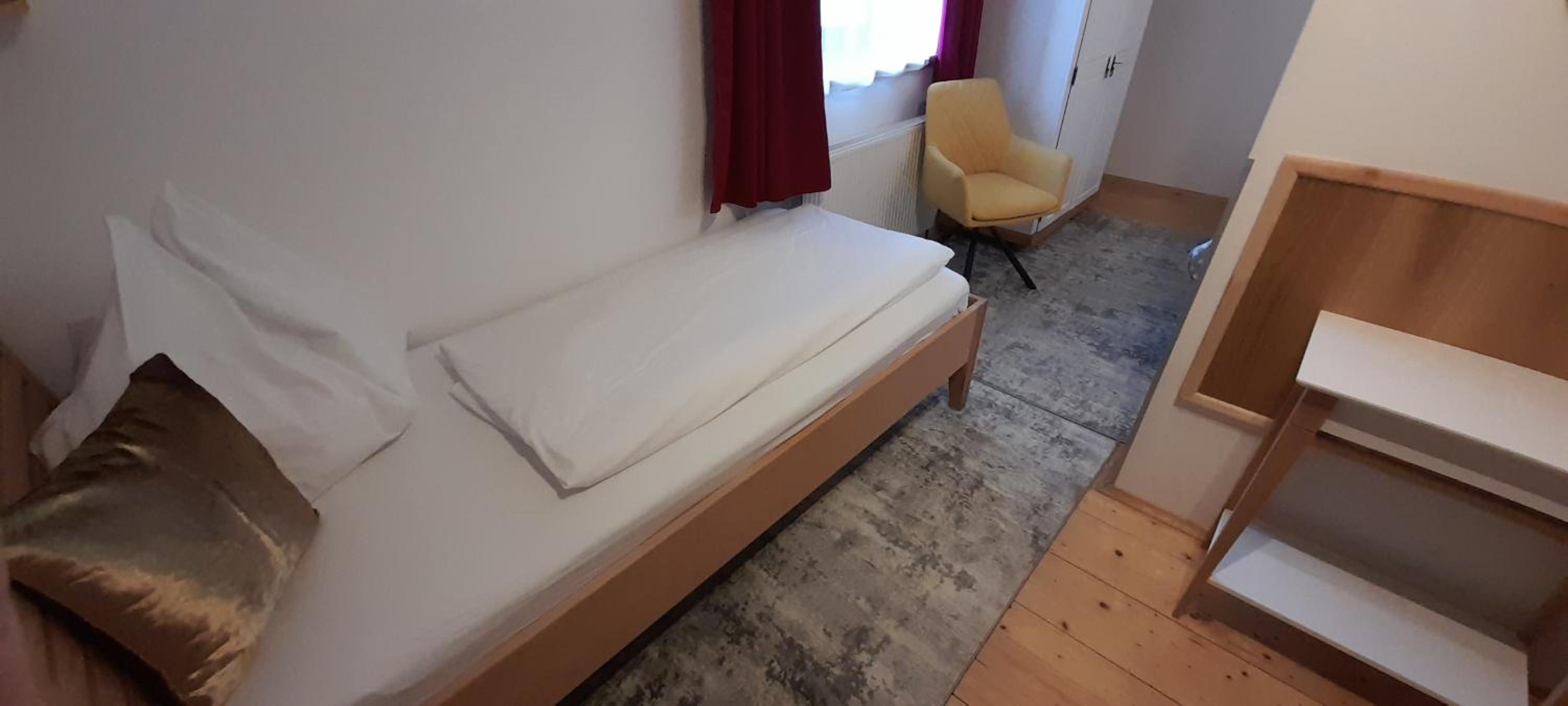 Ferienwohnung am Krausberghof mit Balkon und Parkplatz, Aufenthaltsraum mit Spielmöglichkeiten, Erholung- inmitten der Natur, 6 Fahrminuten zur Alpentherme