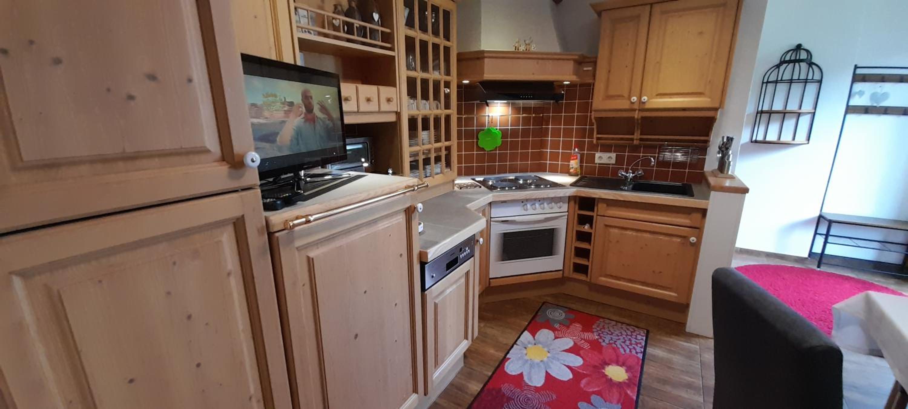 Ferienwohnung am Krausberghof mit Balkon und Parkplatz, Aufenthaltsraum mit Spielmöglichkeiten, Erholung- inmitten der Natur, 6 Fahrminuten zur Alpentherme