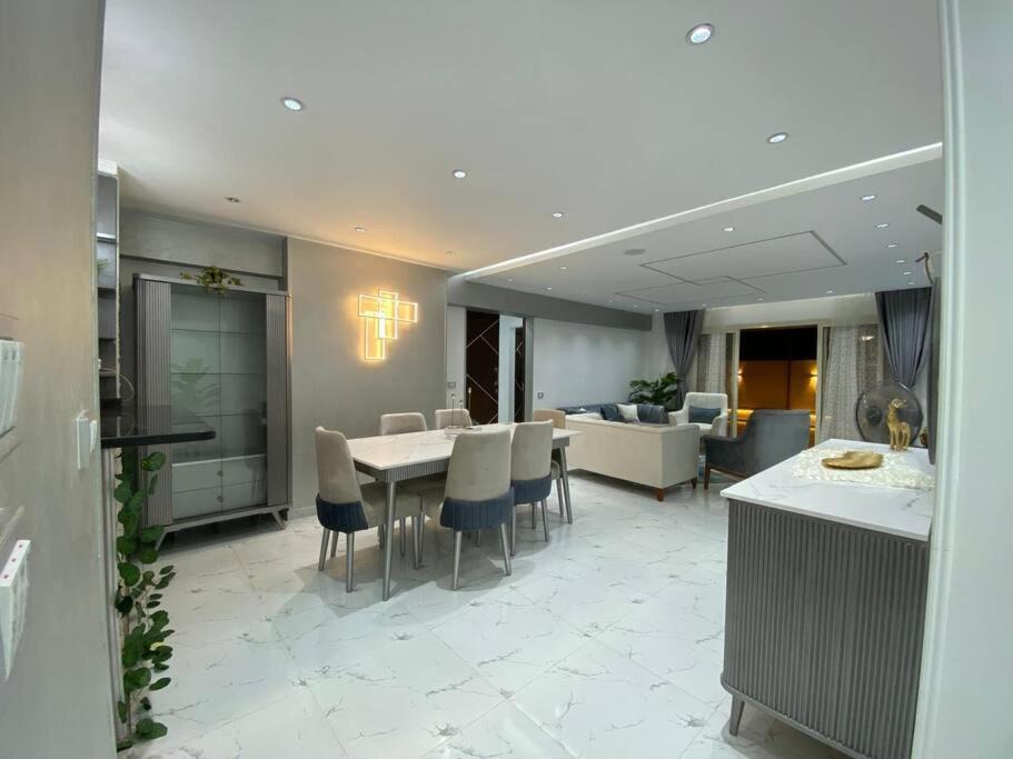 Luxury 3 bedrooms 2 bathrooms