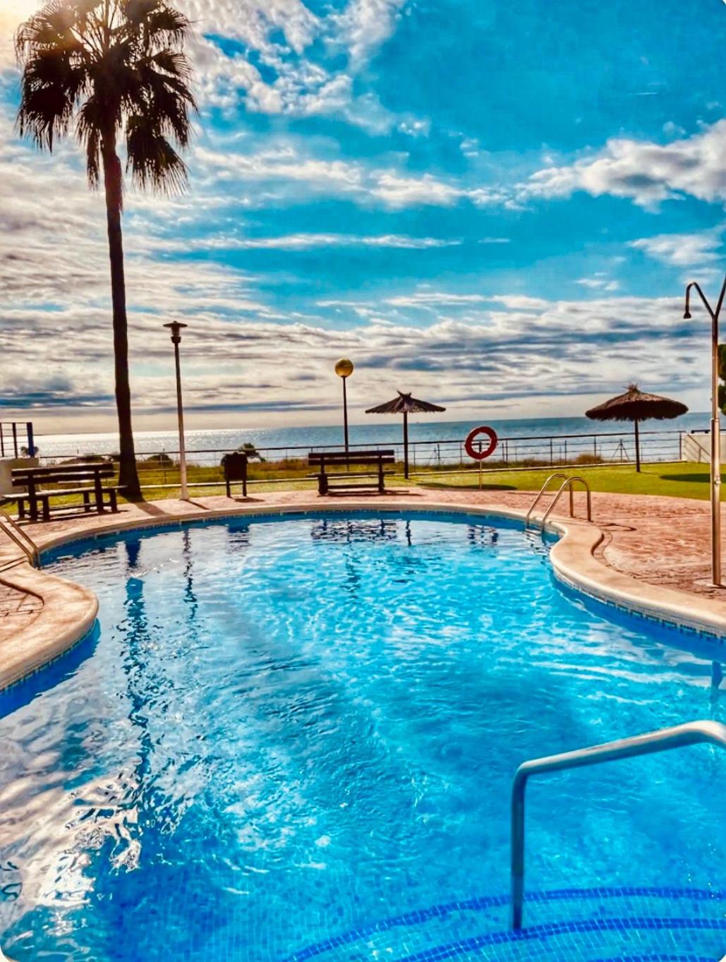 Hotel Apartamento en primera línea de mar!! - Image 1