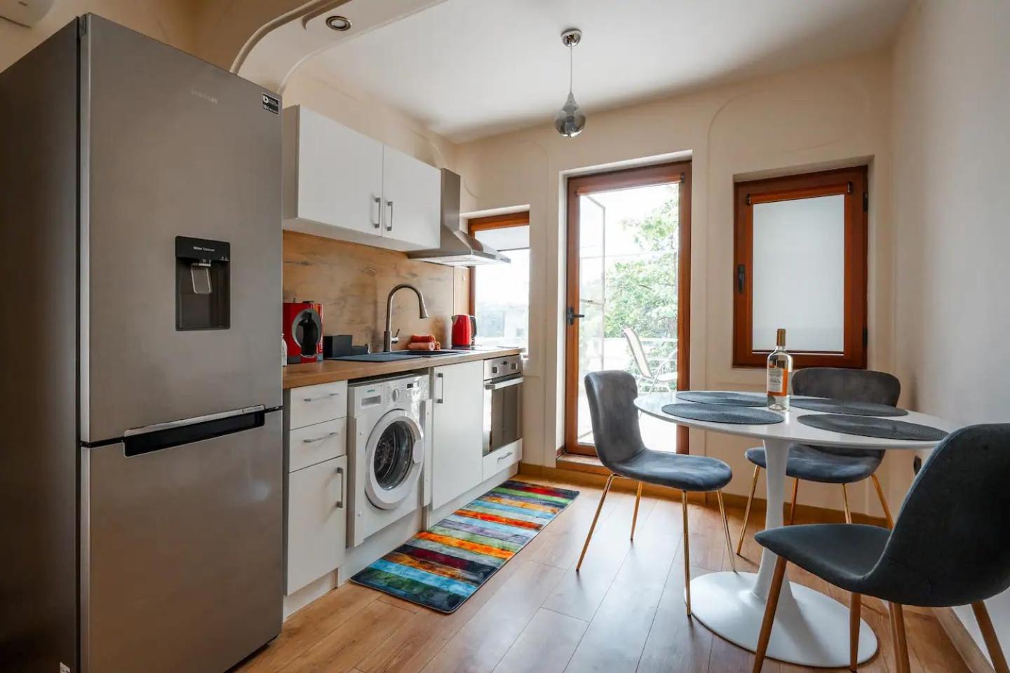2-Bedroom Flat - Sunny Balcony