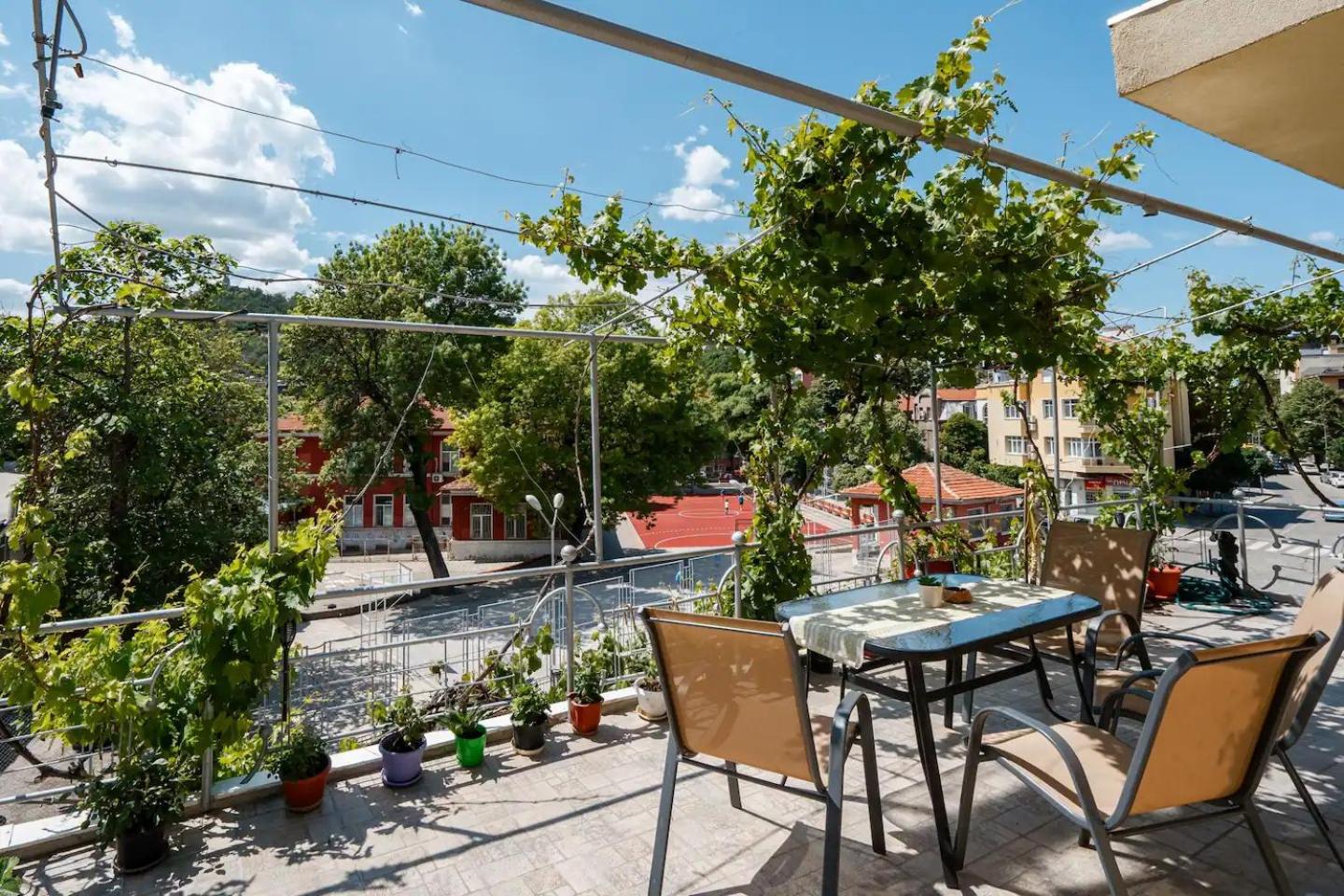 2-Bedroom Flat - Sunny Balcony