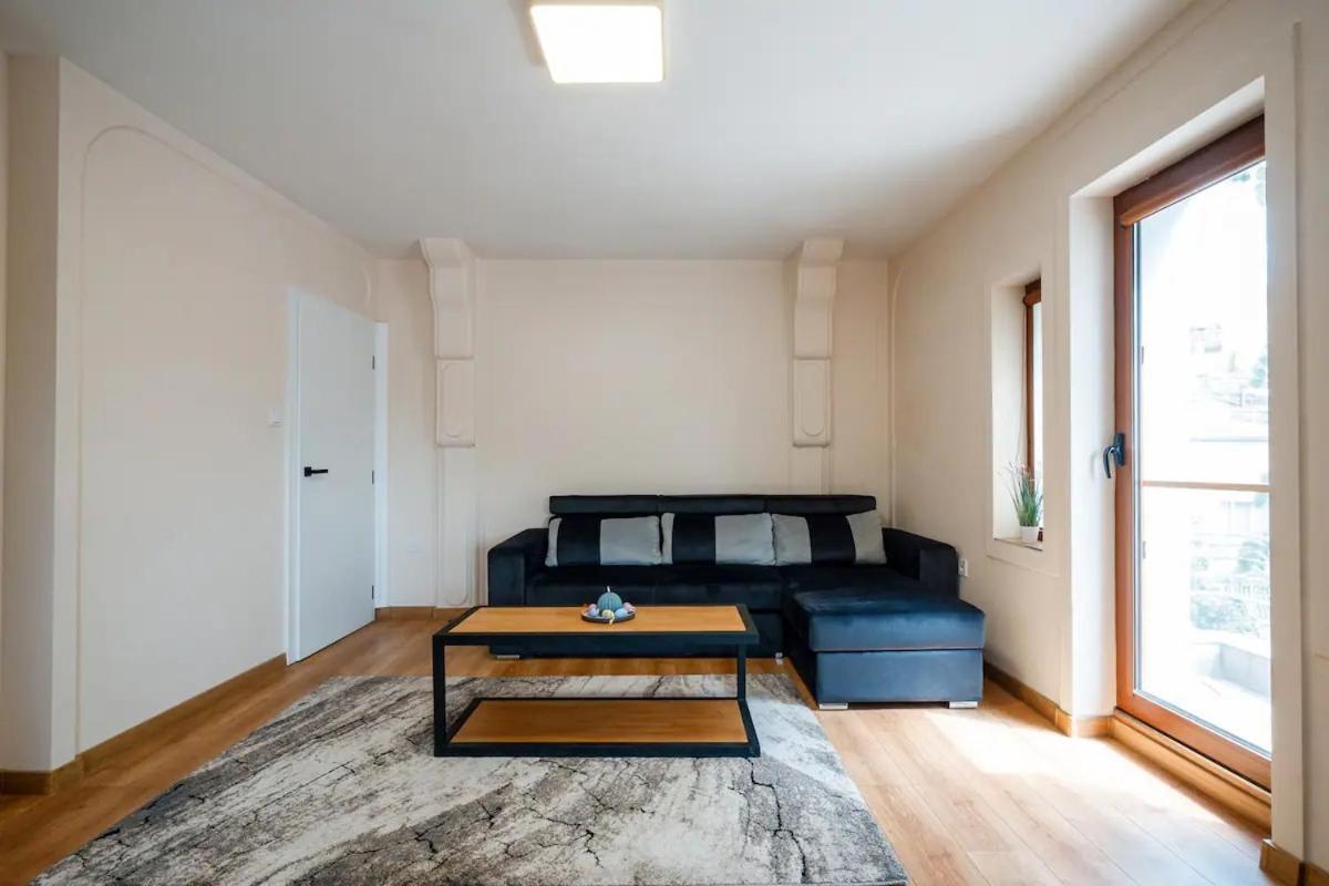 2-Bedroom Flat - Sunny Balcony