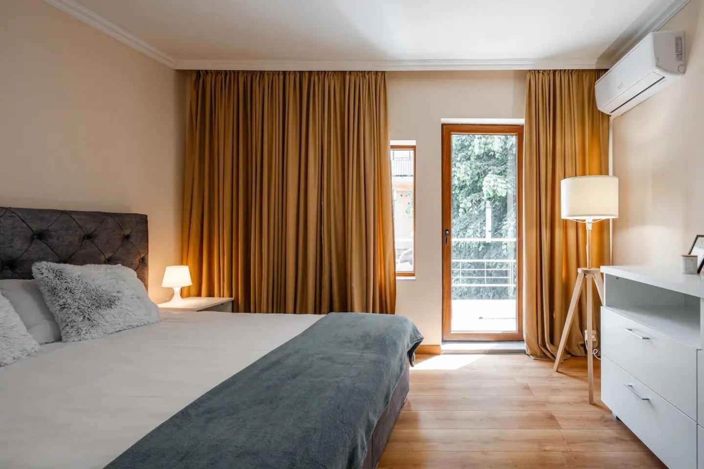 2-Bedroom Flat - Sunny Balcony