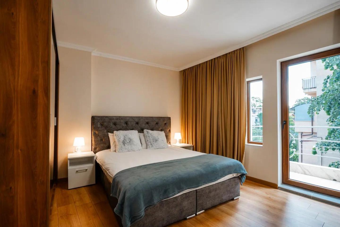 2-Bedroom Flat - Sunny Balcony