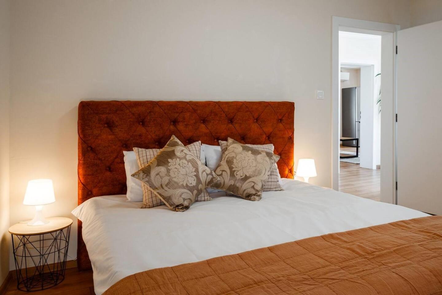 2-Bedroom Flat - Sunny Balcony