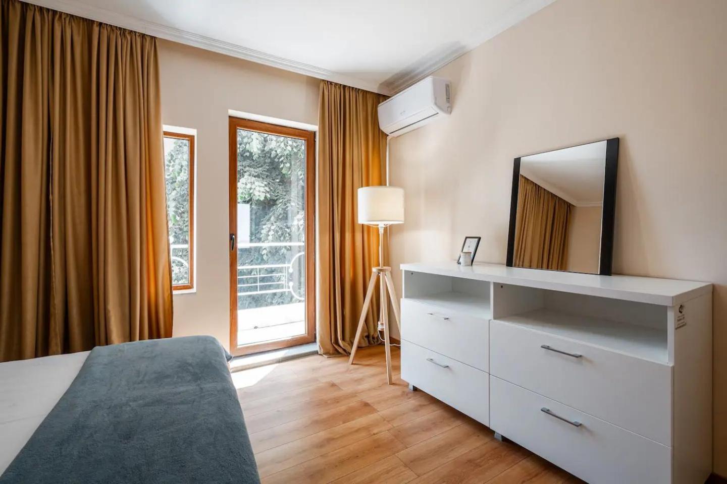2-Bedroom Flat - Sunny Balcony