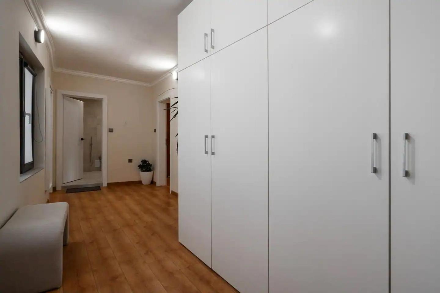 2-Bedroom Flat - Sunny Balcony