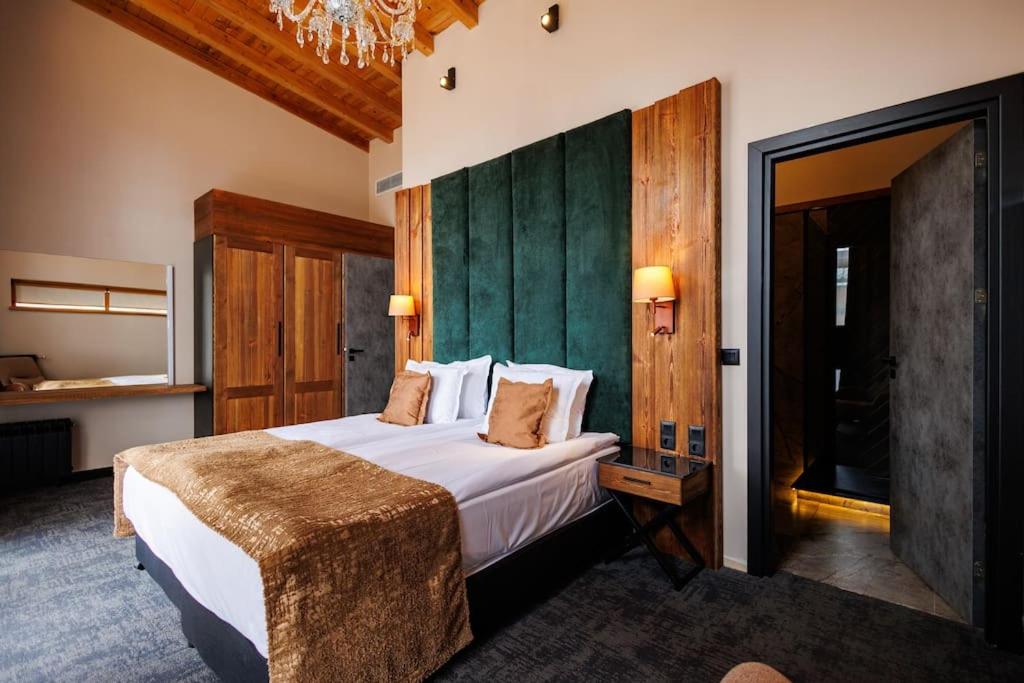 Prestigious Luxury Villa with private pool in the heart of Pirin