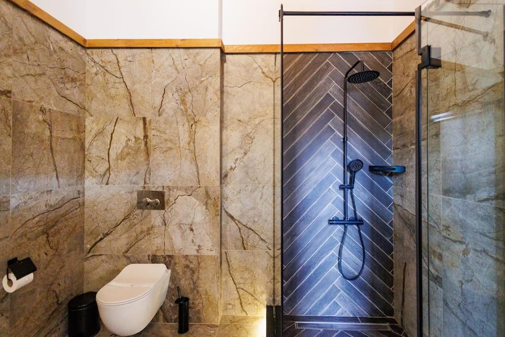 Prestigious Luxury Villa with private pool in the heart of Pirin