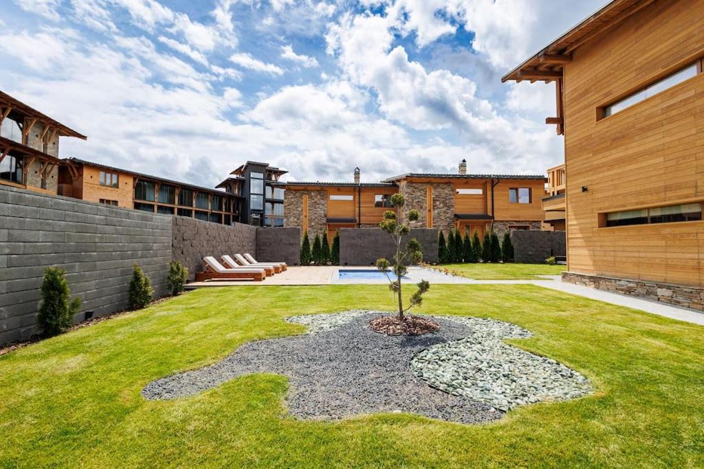 Prestigious Luxury Villa with private pool in the heart of Pirin