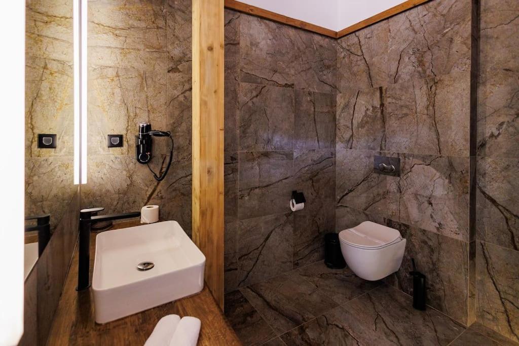 Prestigious Luxury Villa with private pool in the heart of Pirin