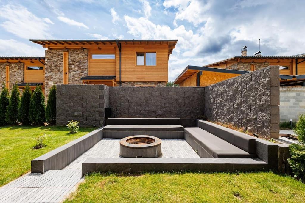 Prestigious Luxury Villa with private pool in the heart of Pirin