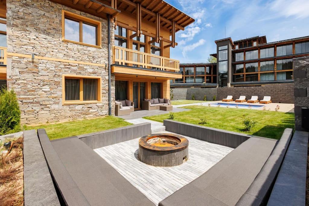 Prestigious Luxury Villa with private pool in the heart of Pirin
