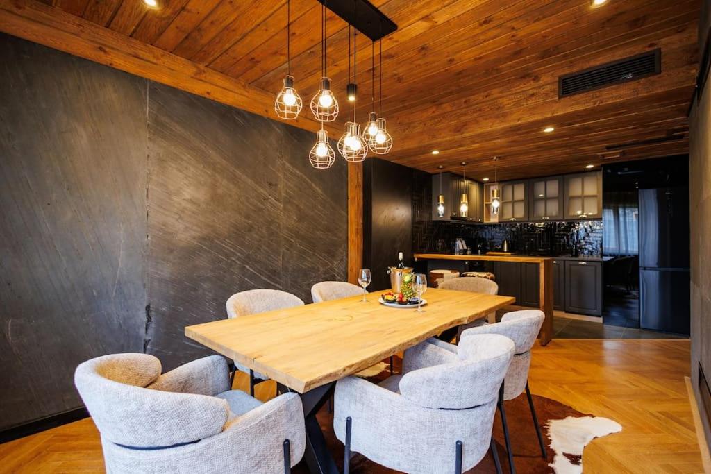 Prestigious Luxury Villa with private pool in the heart of Pirin