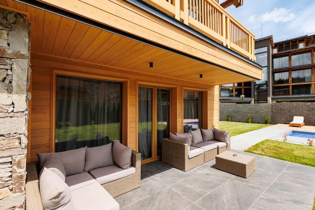 Prestigious Luxury Villa with private pool in the heart of Pirin