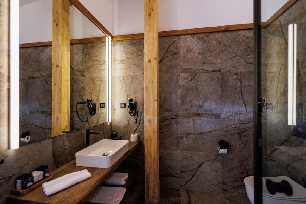 Prestigious Luxury Villa with private pool in the heart of Pirin