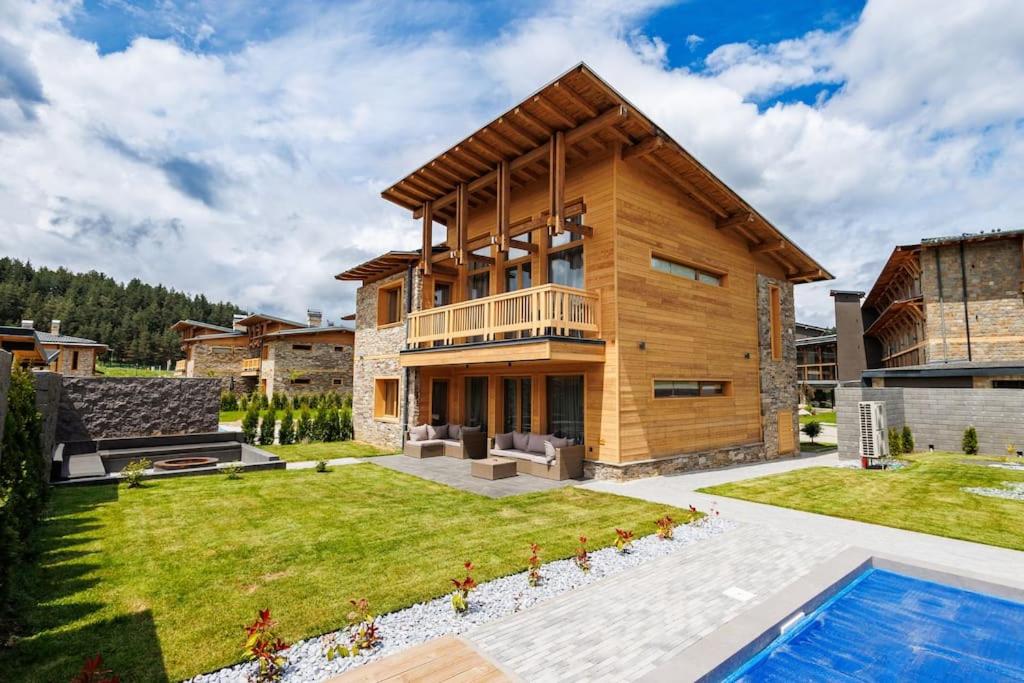 Prestigious Luxury Villa with private pool in the heart of Pirin