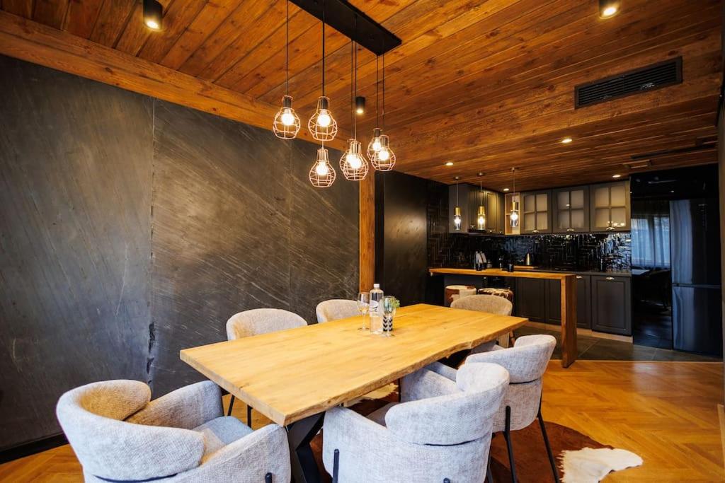 Prestigious Luxury Villa with private pool in the heart of Pirin