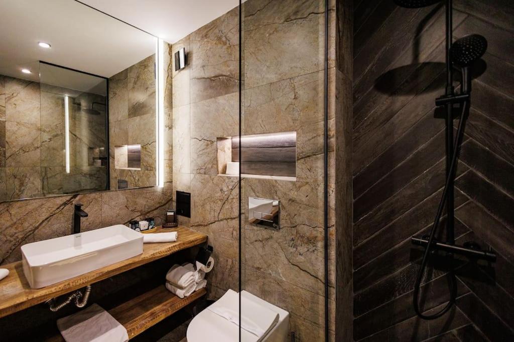 Prestigious Luxury Villa with private pool in the heart of Pirin