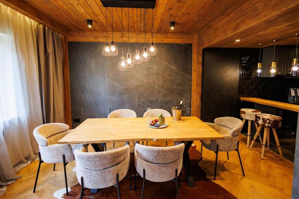 Prestigious Luxury Villa with private pool in the heart of Pirin
