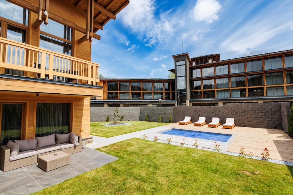 Prestigious Luxury Villa with private pool in the heart of Pirin