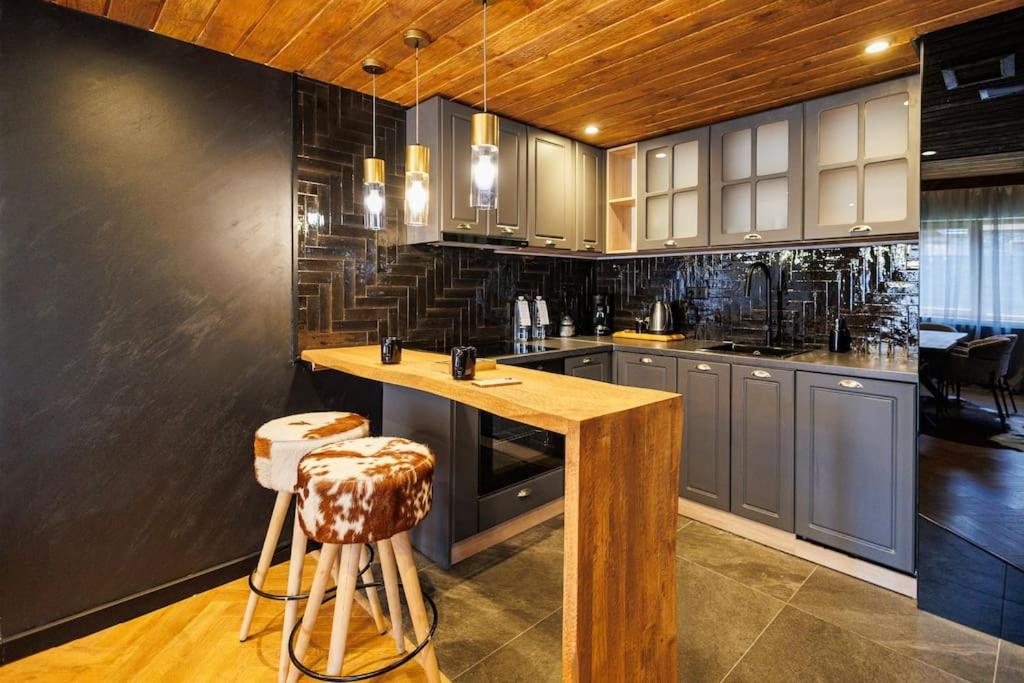 Prestigious Luxury Villa with private pool in the heart of Pirin