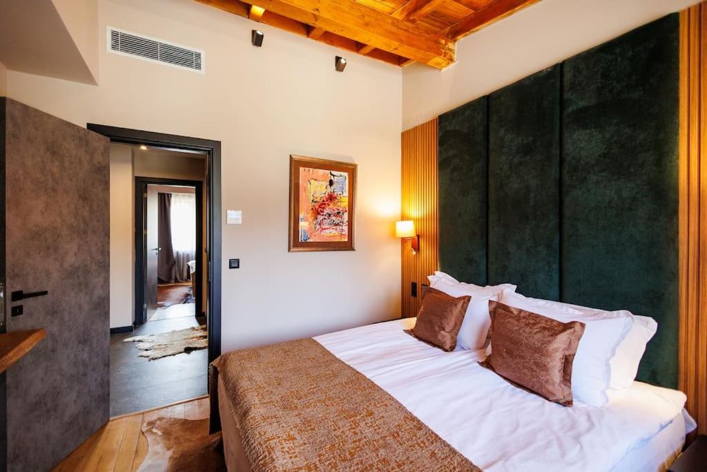 Prestigious Luxury Villa with private pool in the heart of Pirin