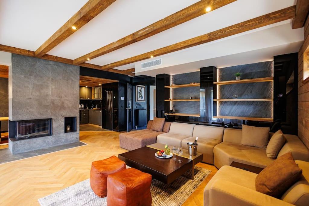 Prestigious Luxury Villa with private pool in the heart of Pirin