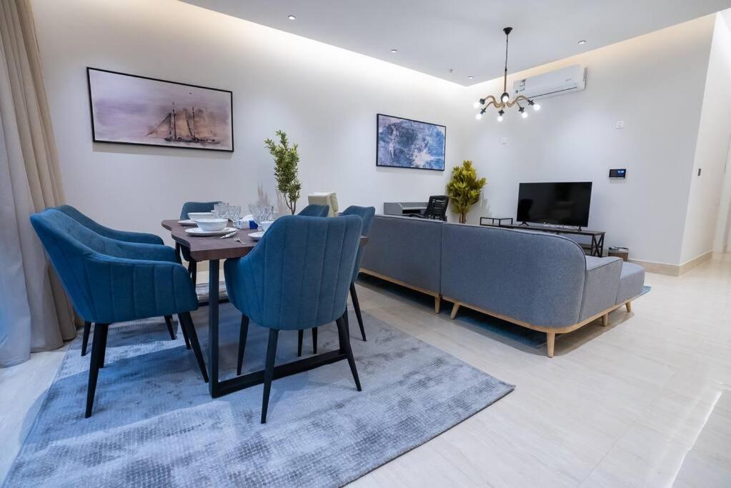 Elegant 3BR Apartment near Boulevard NZL113