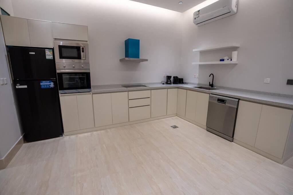 Elegant 3BR Apartment near Boulevard NZL113