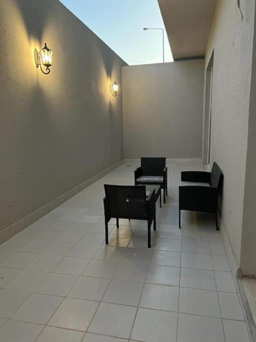 Elegant 3BR Apartment near Boulevard NZL113
