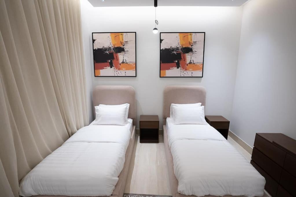 Elegant 3BR Apartment near Boulevard NZL113
