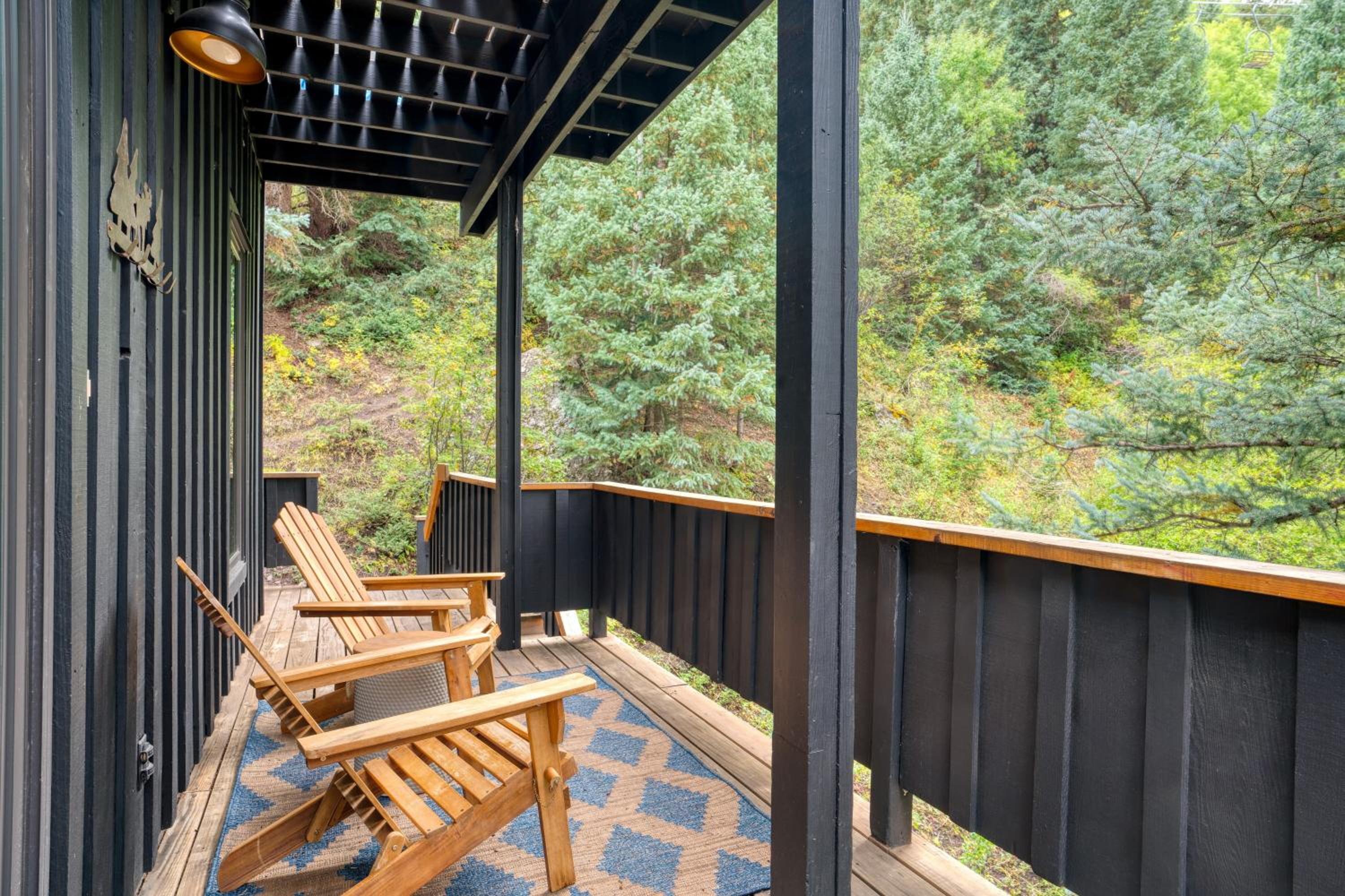 Manitou Riverhouse 115 by AvantStay