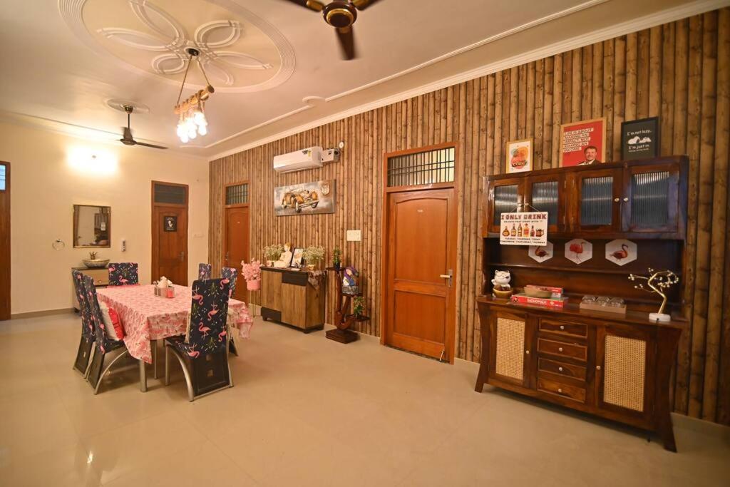 Flamingo Villa