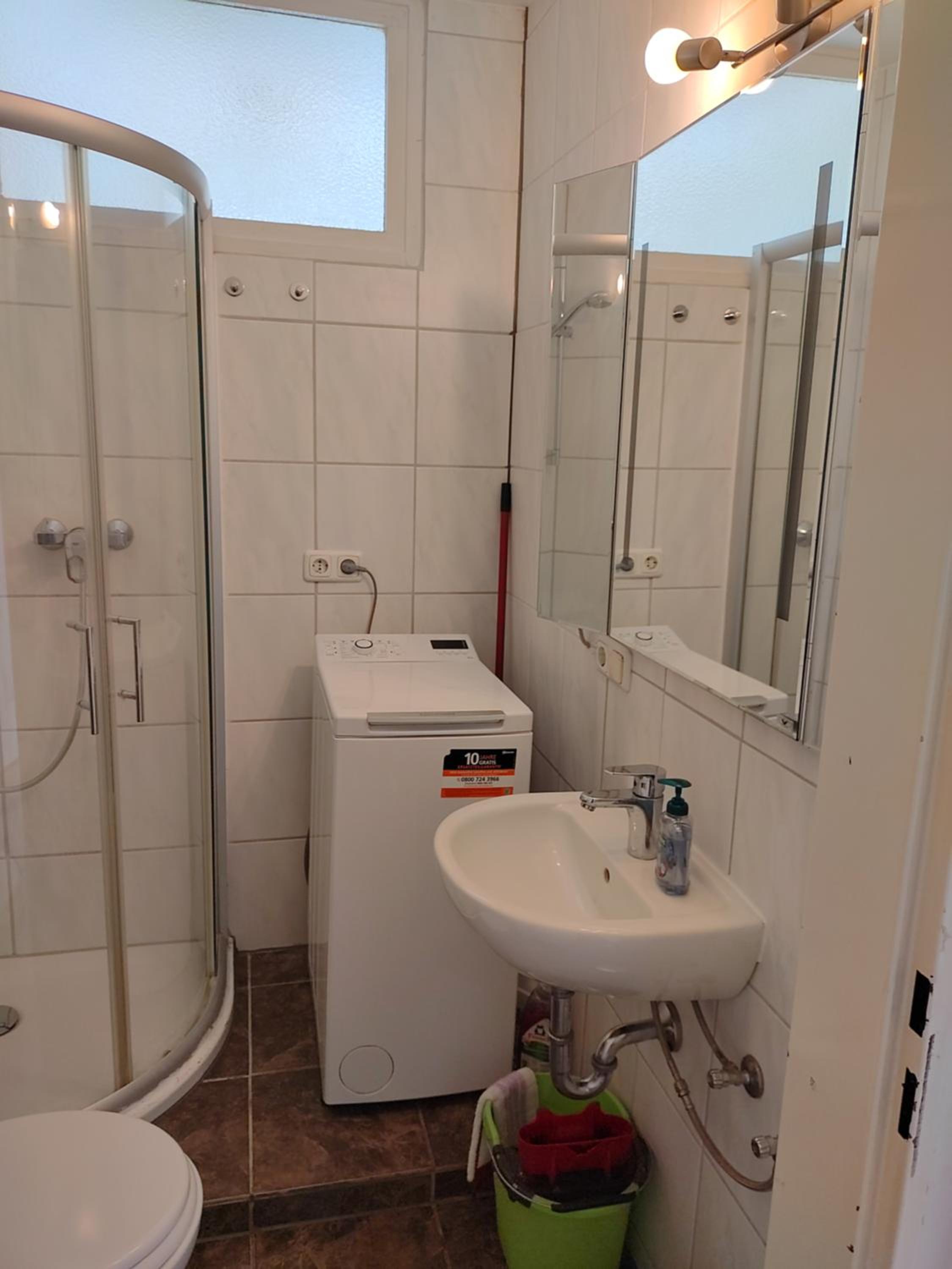 Kleines Apartment in Frankfurt mit eigenem Stellplatz in Messenähe