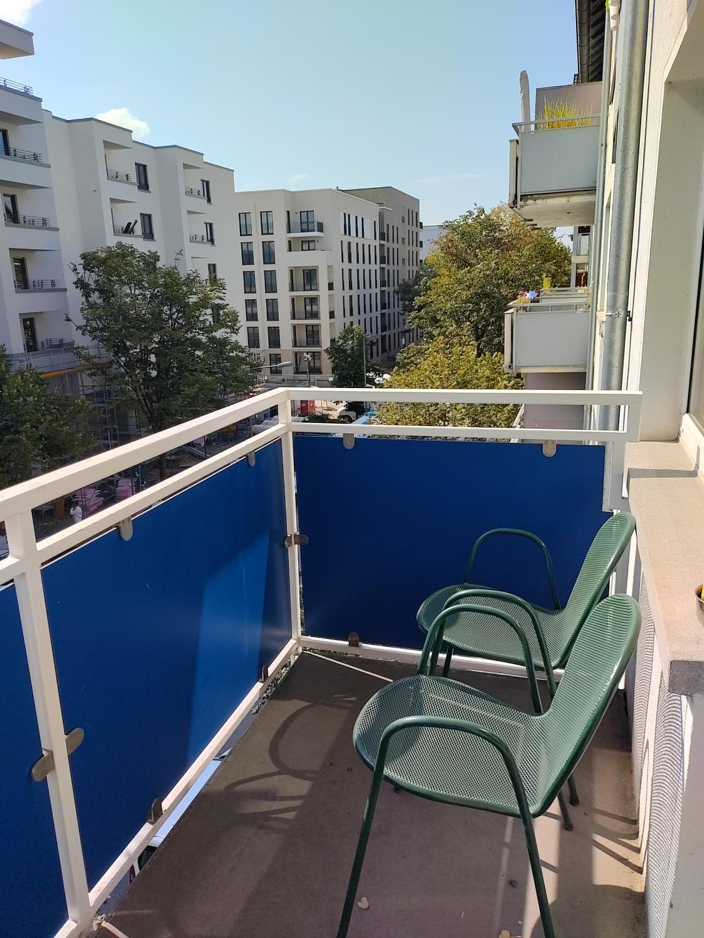 Kleines Apartment in Frankfurt mit eigenem Stellplatz in Messenähe