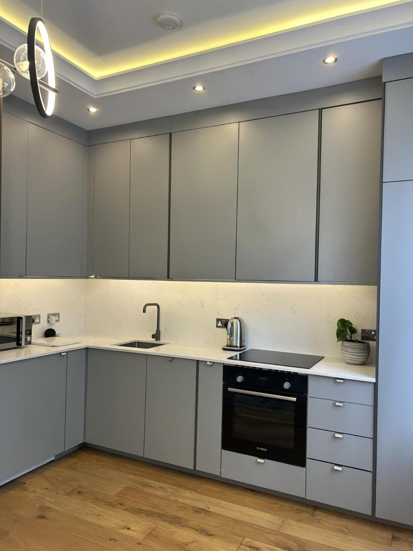 Stylish One Bed Flat in Paddington Pool and gym next door Free secure underground parking nearby